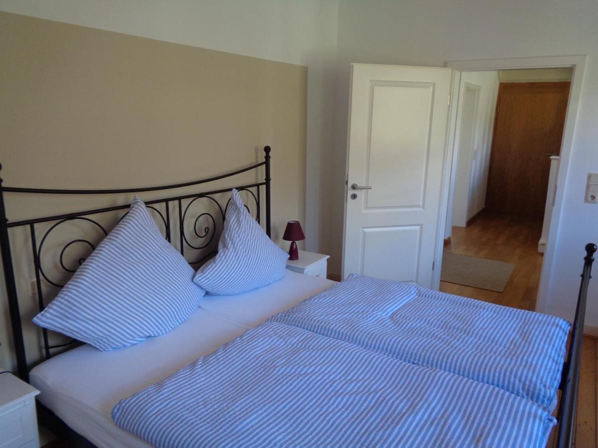 Ferienwohnung Altes Pfarrhaus Mit Flair Und Moselblick Brauneberg Buitenkant foto